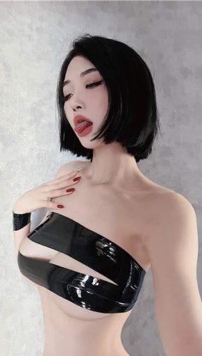 脸红Dearie – 胶带缠身的魅力 [18P/55MB]