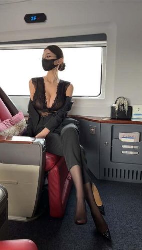 脸红Dearie – 02.14微密圈 动铁艳女 [57P/193MB]